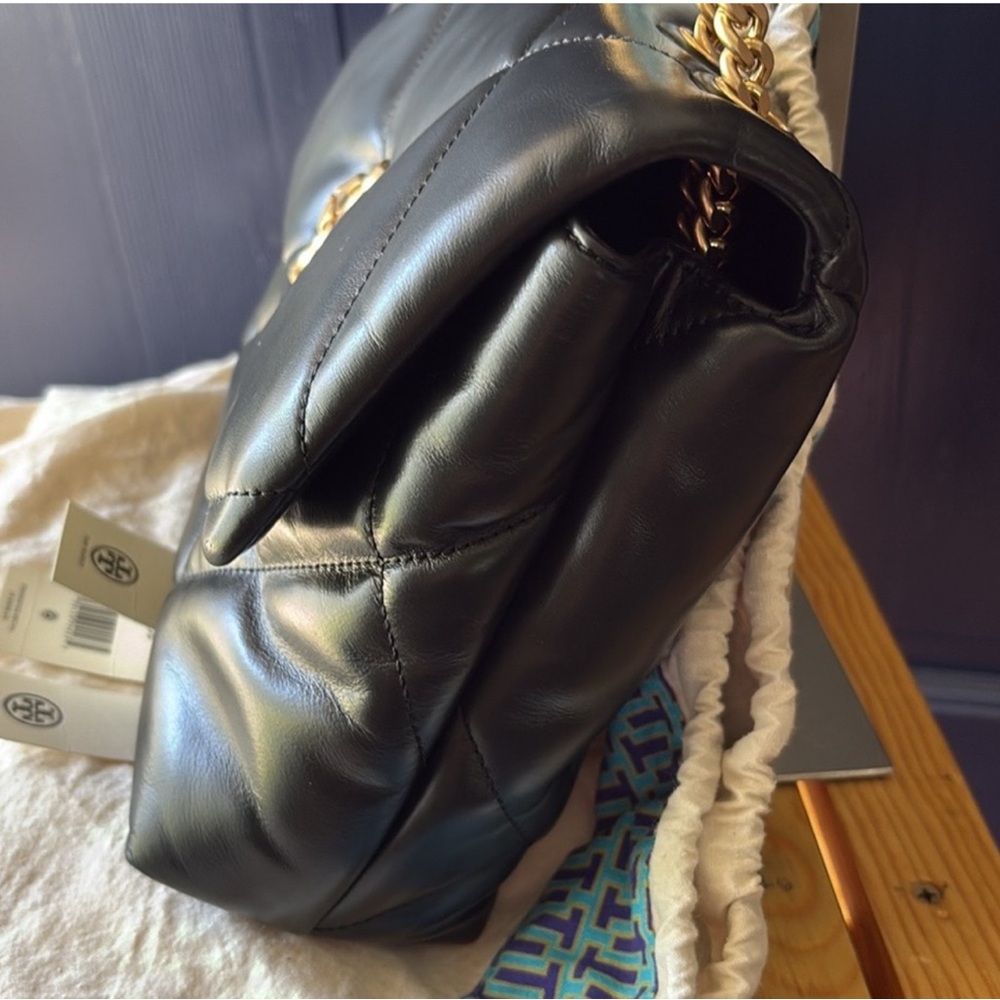 Tory Burch Black Quilted Leather Shoulder Bag - Picture 6 of 11